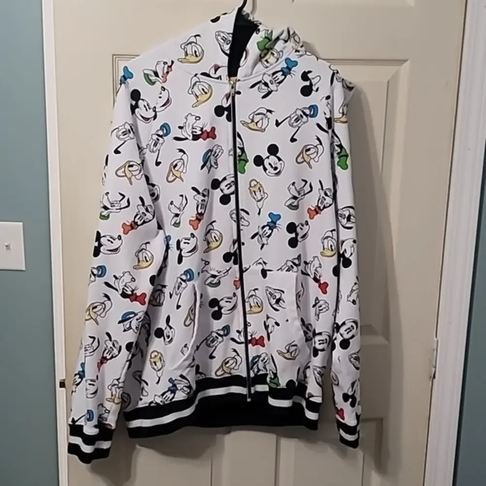 Disney Classic Disney Characters White With Black Trim Hoodie Men's XL NWOT Cond